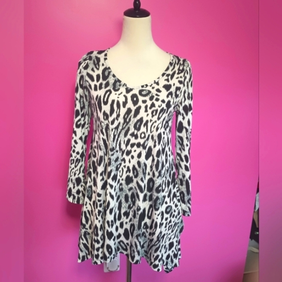 Isabella Rodriguez Ladies Y2K Black & White Leopard Print Tunic Blouse - Picture 1 of 7